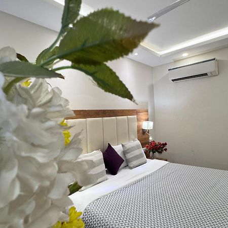 Hotel Golf View Suites-Golf Course Road Gurgaon Exterior photo