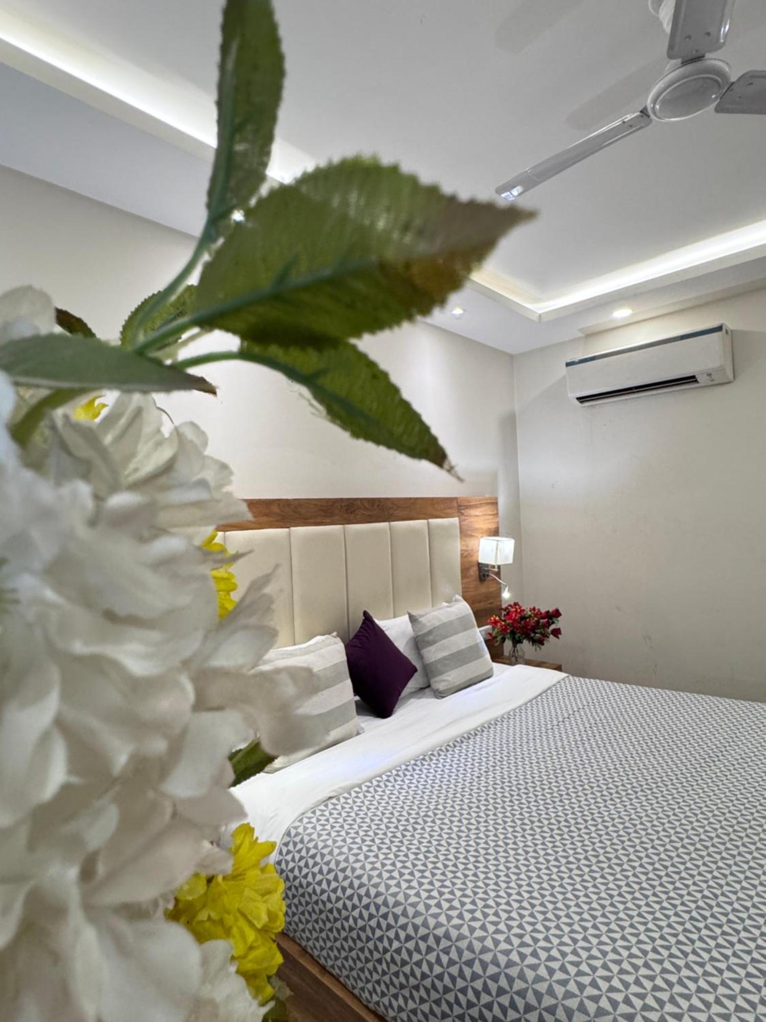 Hotel Golf View Suites-Golf Course Road Gurgaon Exterior photo