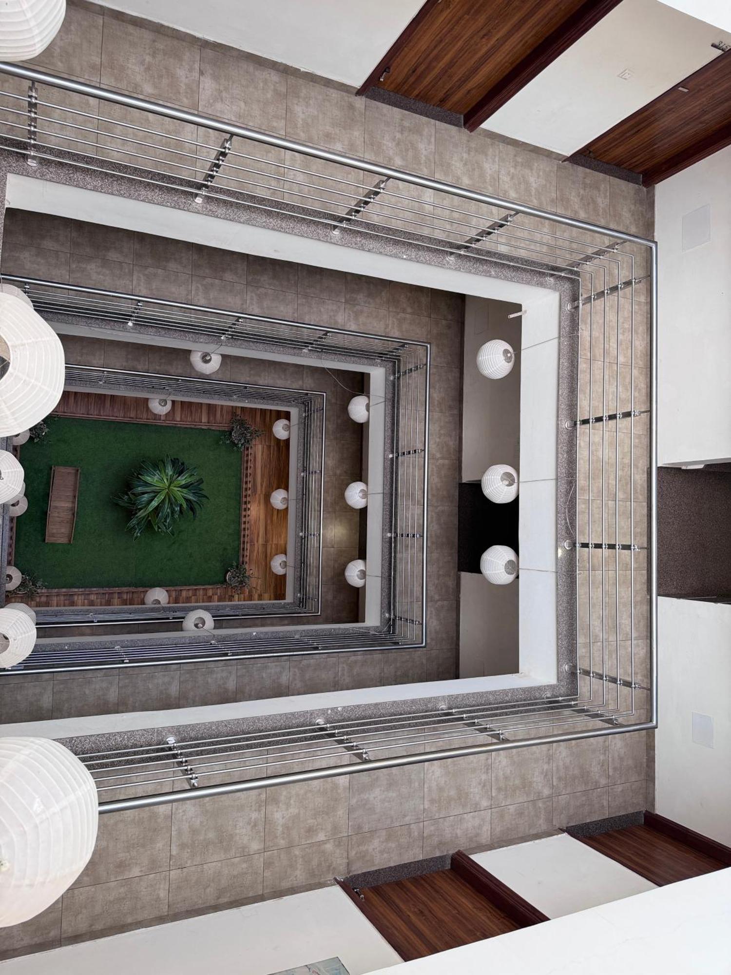 Hotel Golf View Suites-Golf Course Road Gurgaon Exterior photo