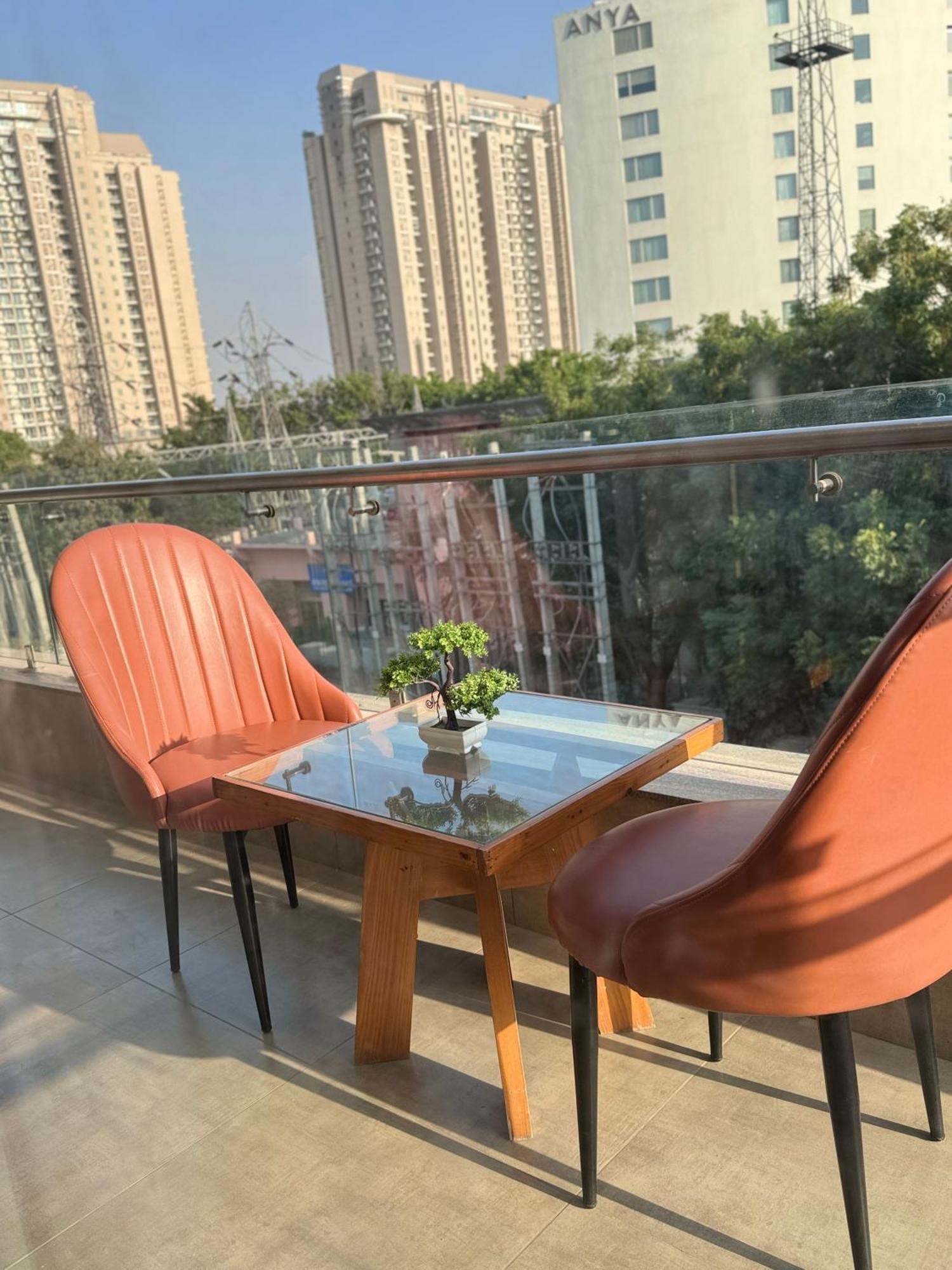 Hotel Golf View Suites-Golf Course Road Gurgaon Exterior photo