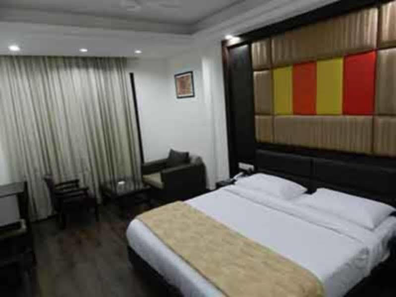 Hotel Golf View Suites-Golf Course Road Gurgaon Exterior photo